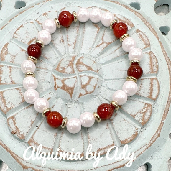 Carnelian 8mm faux white pearls beaded bracelet - Picture 1 of 3